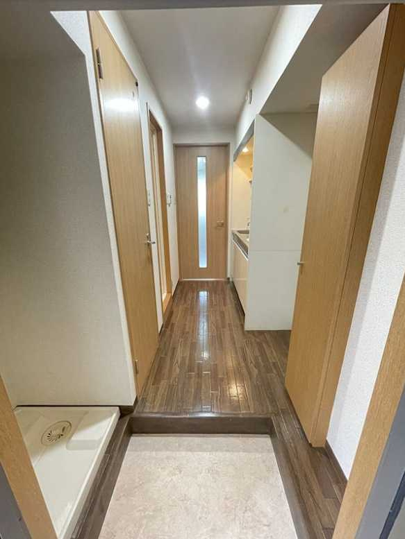 プルミエール三軒茶屋　最上階　ネット無料　オートロックの玄関