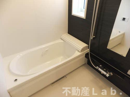 グランドレジデンス近見の浴室