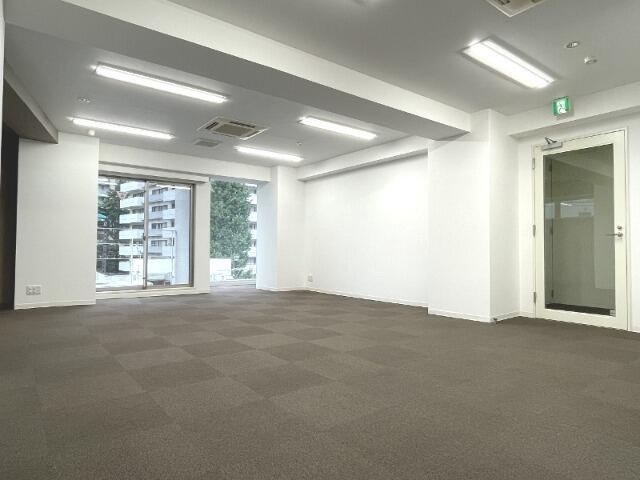 ＣＯＭＭＯＮ　Ａｋａｓａｋａの内装