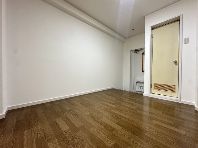 住吉ハイツの洋室