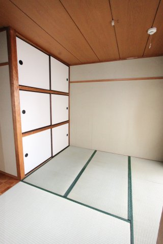 メゾンＴＡＭＡＭＩ（珠実荘）の和室|現状優先です。