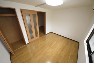 【寝室】 | ソレイユ高東