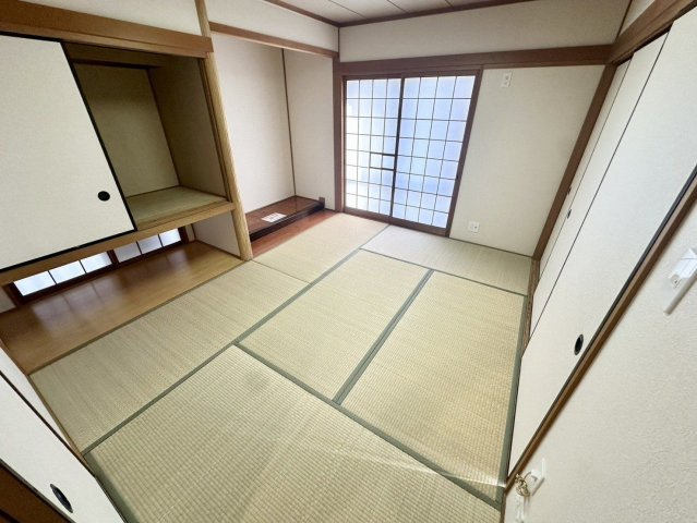 【和室】 | 宗像市広陵台２丁目　戸建て | 広々としたした和室は複数人で寝られるのでゲストルームとしても最適です