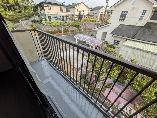 【バルコニー】 | 宗像市広陵台２丁目　戸建て | 2階のバルコニーは南向きなのでお布団を干したりするのにも便利です