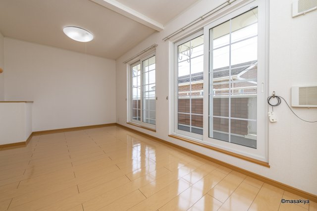 バードランド　Cの居間・リビング