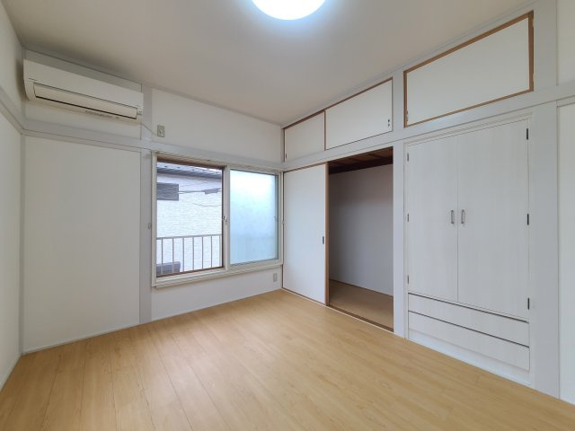 東仲町レントハウスの収納|★各室に押し入れ収納を設置！お荷物が多い方でも安心です★