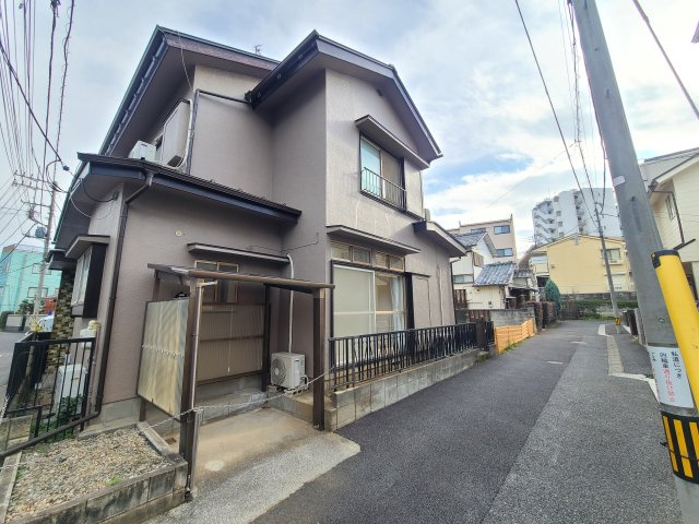 東仲町レントハウスのその他共用部分|★建夫横に自転車が置ける駐輪スペースあり★