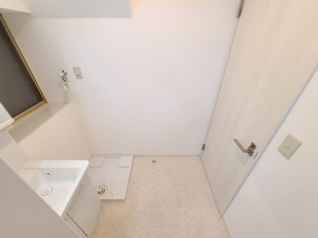 東仲町レントハウスの洗面所|★広めの脱衣スペースです★