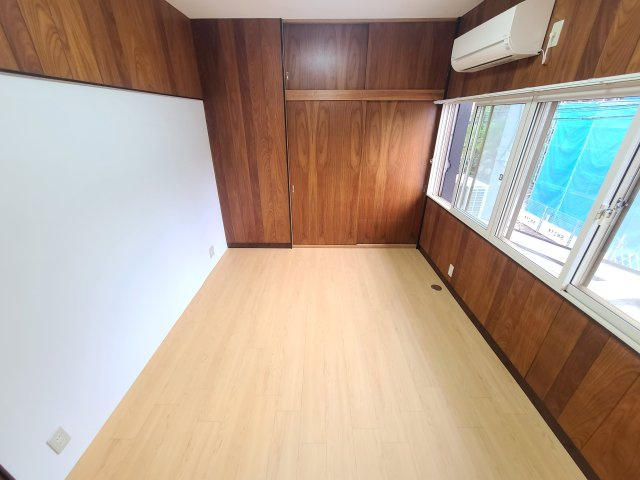東仲町レントハウスの洋室