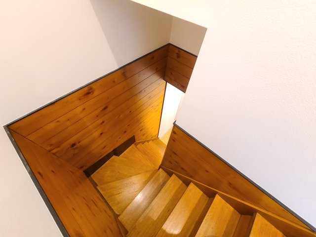 東仲町レントハウスのその他|★内廊下・階段通路の画像です★