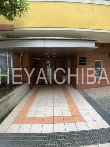 ライジングプレイス浅草弐番館のエントランス