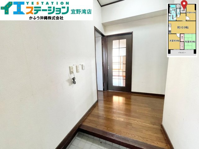 ヌーベル志真志の玄関