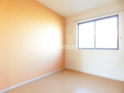 【その他】 | ドリームワークス　五番館 | 洋室はアクセントクロス仕様。