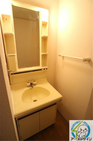 ジュネス・マノアールⅠの洗面所|パース写真