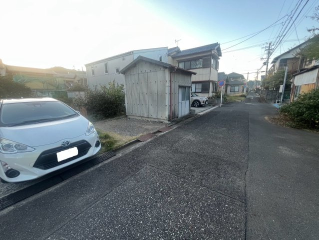 用宗3丁目　土地の前面道路含む現地写真
