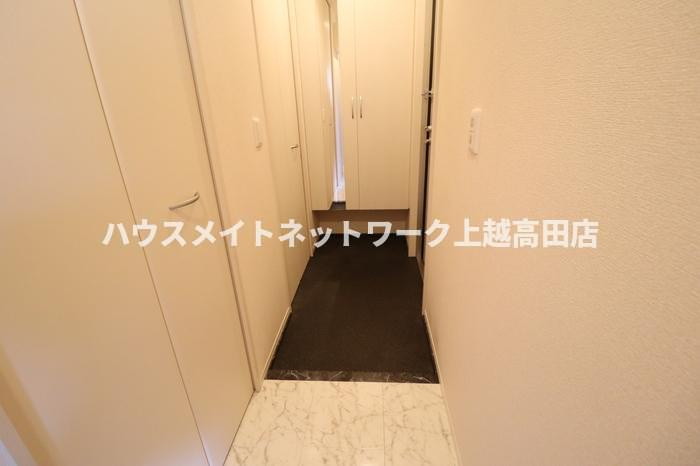 グランリーオ Ⅰの玄関|玄関（参考同型203号室室内写真）