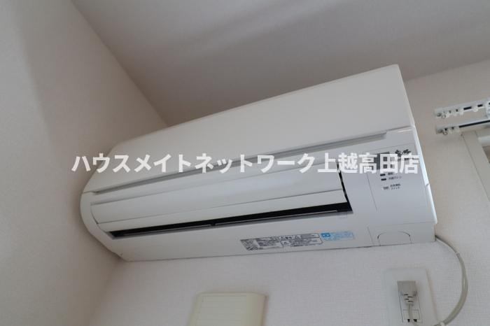 グランリーオ Ⅰの設備|エアコン（参考同型203号室室内写真）