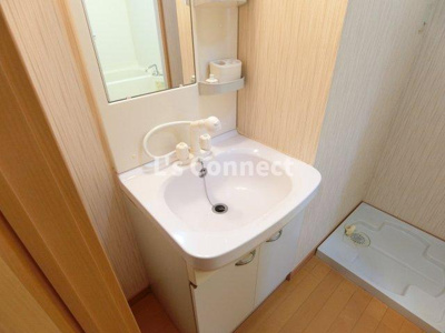 【洗面所】 | エクステージＹＡＭＡＴＯⅡ番館 | 朝の支度もスムーズな独立洗面台。