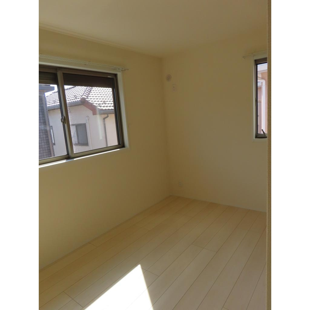 Ｎａｎａｌａ　B棟|階段上った先の右手前洋室