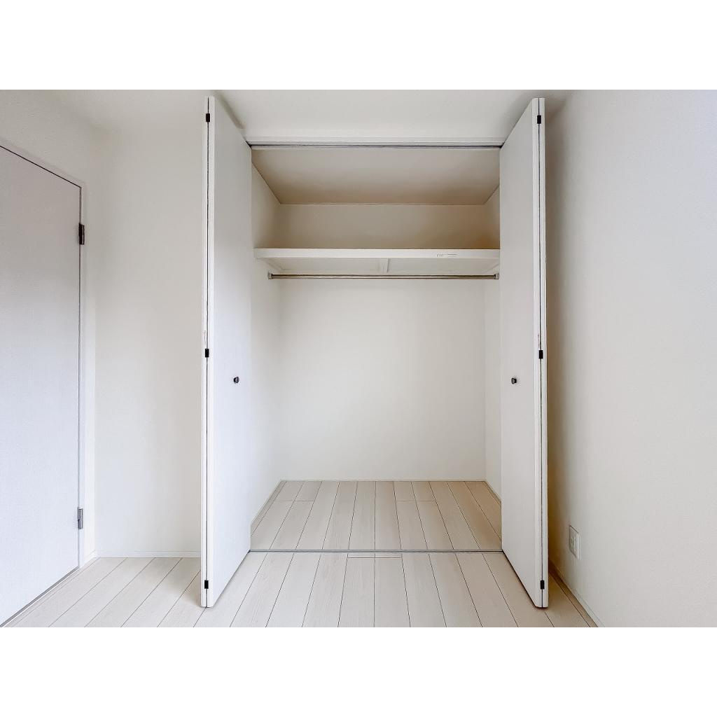 Ｎａｎａｌａ　B棟の収納|階段上った先の右手前洋室