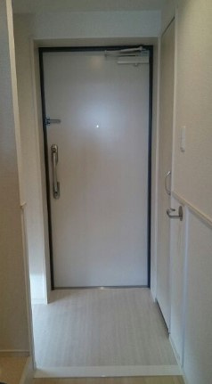 フォーシーズン蓮根の玄関