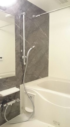 フォーシーズン蓮根の浴室