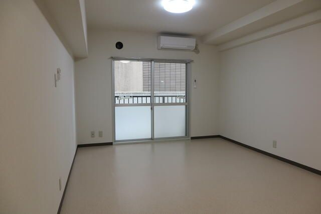 センチュリー境南の洋室