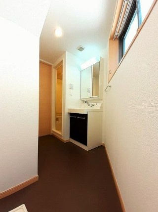 箱根ハイライズビルの洗面所