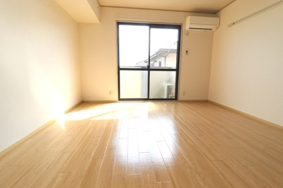 【内装】 | ヴィブレアトリオ | 201　洋室