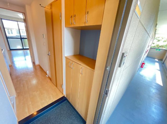 【玄関】 | メゾンドラスリーズ | 玄関