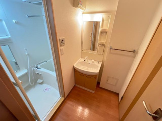 【洗面所】 | メゾンドラスリーズ | 洗面