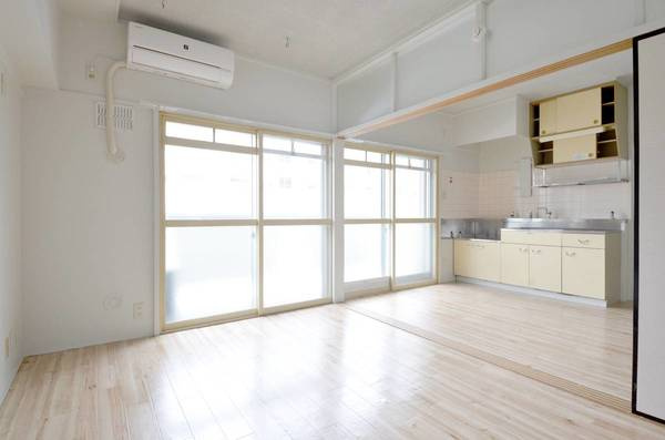 ビレッジハウス越路1号棟の居間・リビング|ビレッジハウスの同一物件・同一タイプの間取りの写真です