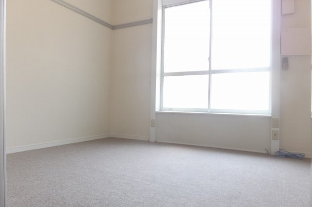 レオパレスアルファの居間・リビング