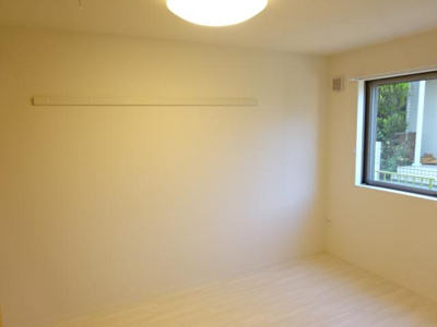 【内装】 | ファミーユ | 洋室