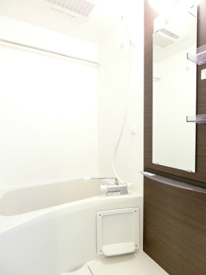 リブリ・アゼリア ガーデンの浴室