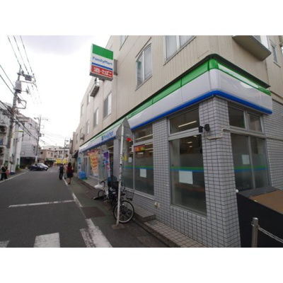 ファミリーマート（約260ｍ）