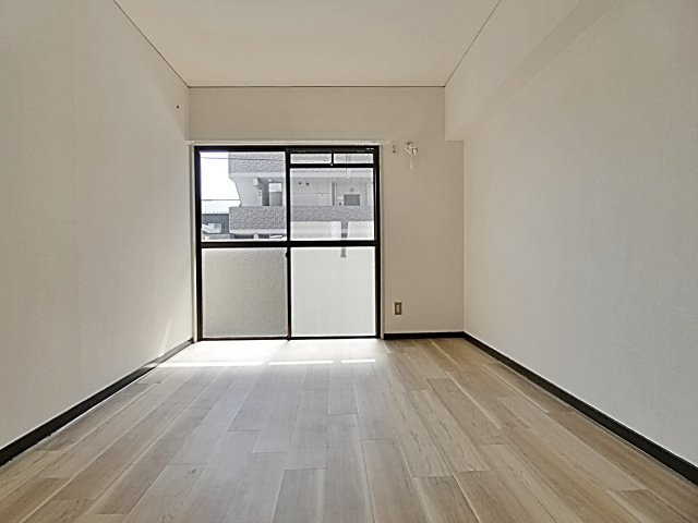 シャトー五才美の洋室