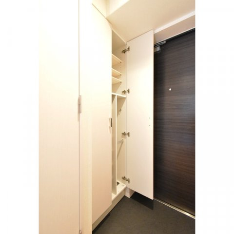 メインステージ新大阪の玄関