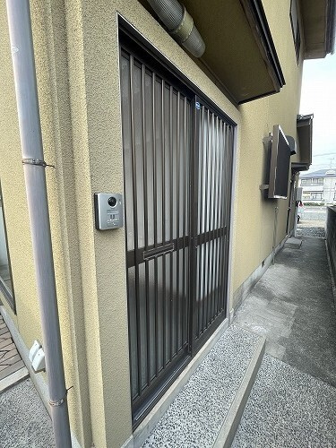 福井戸建の玄関