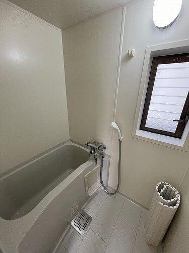 福井戸建の浴室