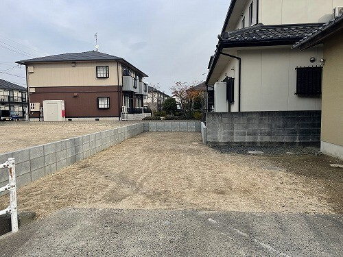 福井戸建の駐車場