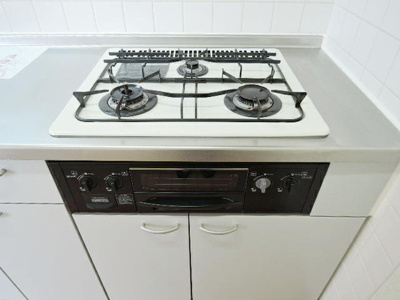 ３口コンログリル付きです。