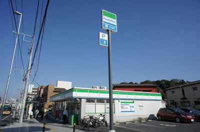 ファミリーマート 栄スポーツセンター店　550ｍ