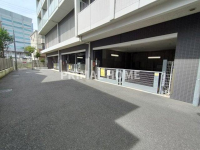 【駐車場】 | レノス新子安 | 駐車場があります