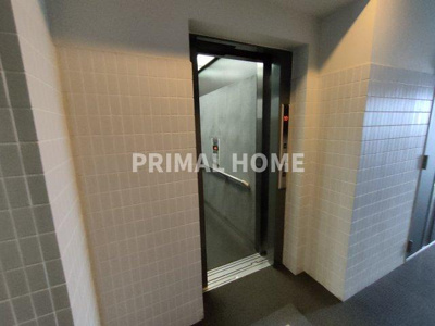 【玄関】 | レノス新子安 | 収納もある玄関です