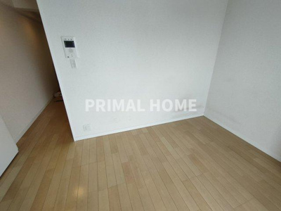 【居間・リビング】 | レノス新子安 | こちらの居間で趣味の時間をお楽しみください