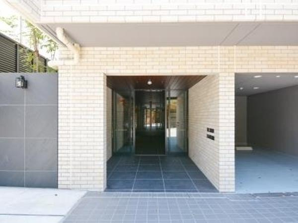 【エントランス】 | THE LUDLOW NAKAMEGURO