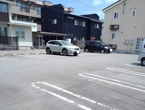 ベル・コリーヌの駐車場|駐車場完備です