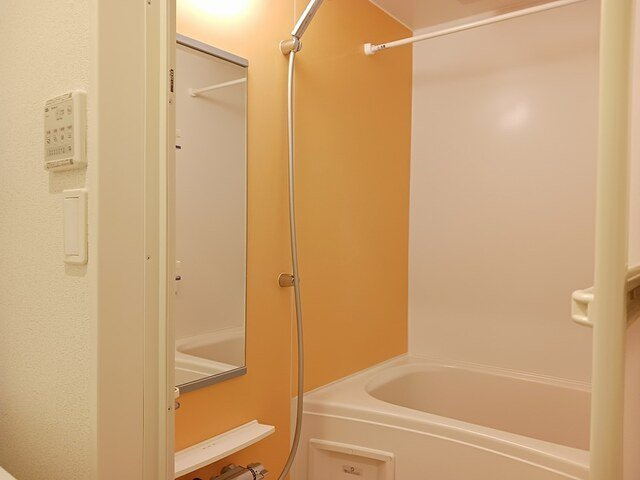 ヴォーレンⅠの浴室|ゆったり過ごせるお風呂です