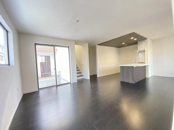 【居間・リビング】 | 明石市西明石東町1期1号棟　新築戸建